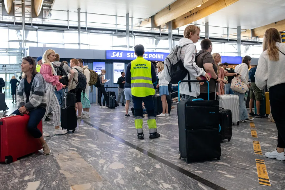 Avgangshallen på Oslo lufthavn Gardermoen etter at det ble klart at 900 SAS-piloter tas ut i streik.