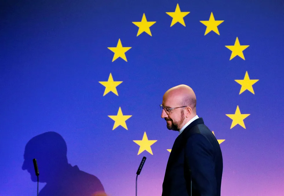 EUs ferske rådspresident Charles Michel leder budsjettforhandlingene. Han er tidligere statsminister i Belgia, med erfaring i å søke kompromiss mellom bitre motstandere. Det kan trengs.