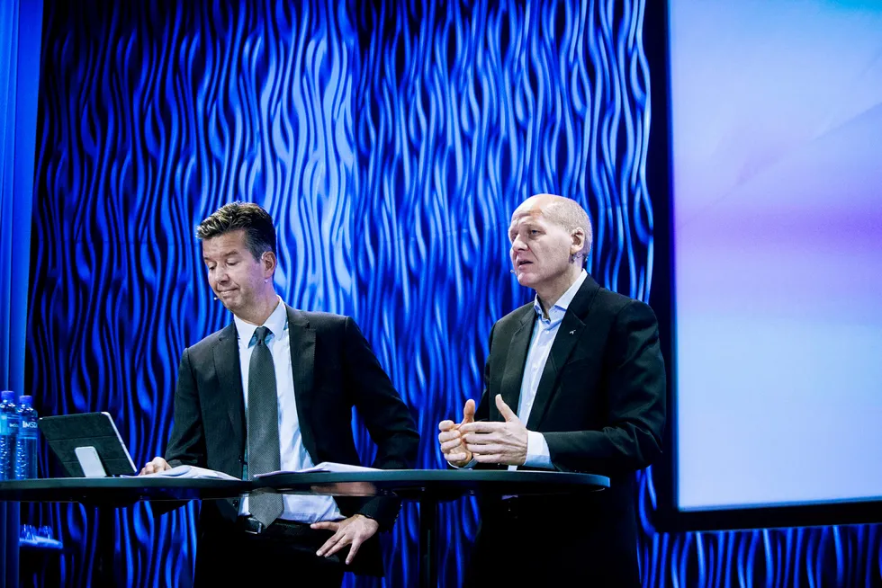 Tidligere finansdirektør Richard Olav Aa (til venstre) var en av Telenors mest sentrale toppsjefer før han i november 2015 ble fristilt av Telenor-sjef Sigve Brekke, grunnet granskingen av Vimpelcom-saken. Foto: Adrian Nielsen