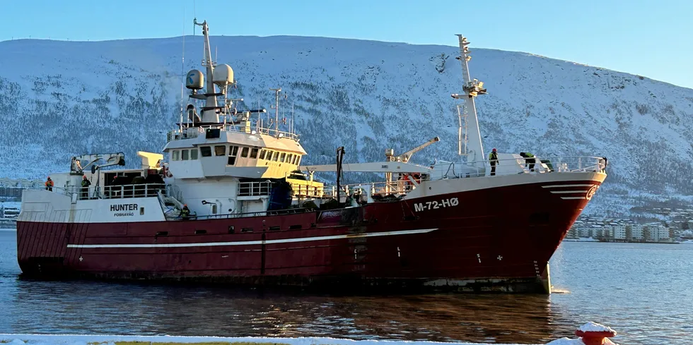 Første av de fire konkursbegjæringene kom mot Helde-selskapet Havøy Kystfiske. Rederiet eier snøkrabbebåten «Hunter», som hadde en dødsulykke om bord 30. januar i år.