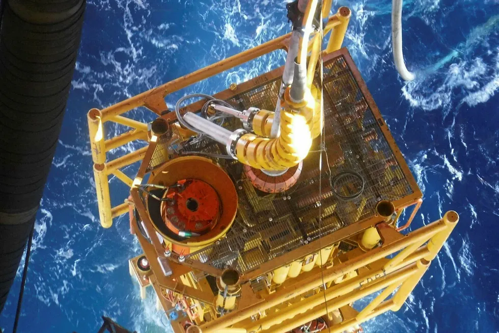 Deep plunge: deployment of a subsea tree