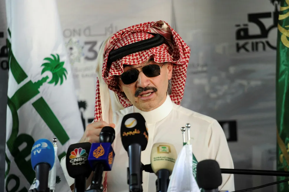Prins Alwaleed bin Talal er i forhandlinger om å slippe ut fra luksusfengslet Ritz Carlton. Han har foreslått å gi en gave til den saudiarabiske staten, men ikke innrømme skyld i korrupsjon, bestikkelser eller hvitvasking av store beløp. Foto: Amer Hilabi/AFP/NTB Scanpix