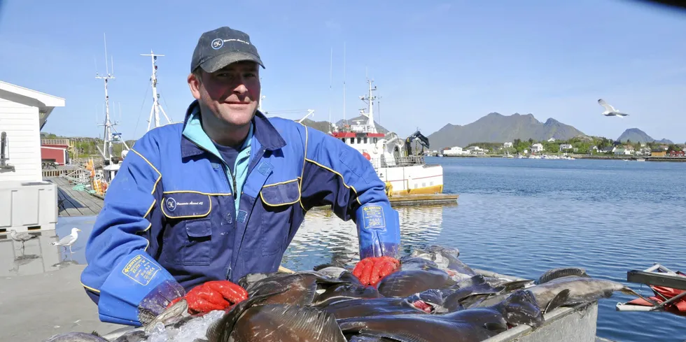 Arnt Johansen er skipper og medreder om bord på kystfiskebåten «Sandholmen»