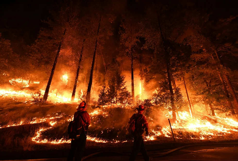 Det skjer allerede i snitt en ny klimakatastrofe i verden hver eneste uke, ifølge FN. Bildet er fra en av de store brannene i California ifjor sommer.