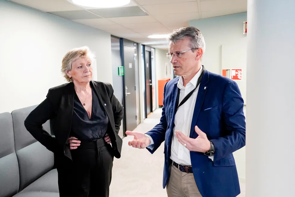Kari Tønnessen Nordli, leder i Akademikerne stat og Egil André Aas, leder i LO Stat sa henholdsvis nei og ja til statens tilbud i lønnsoppgjøret.