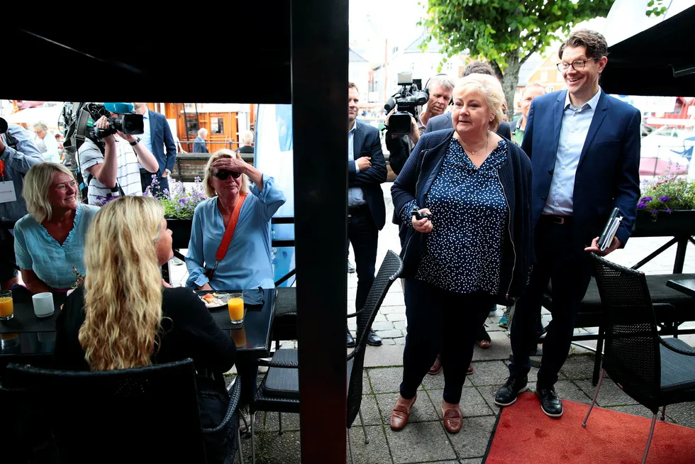Statsminister Erna Solberg (H) møtte pressen på Blom restaurant på åpningsdagen av Arendalsuka mandag.