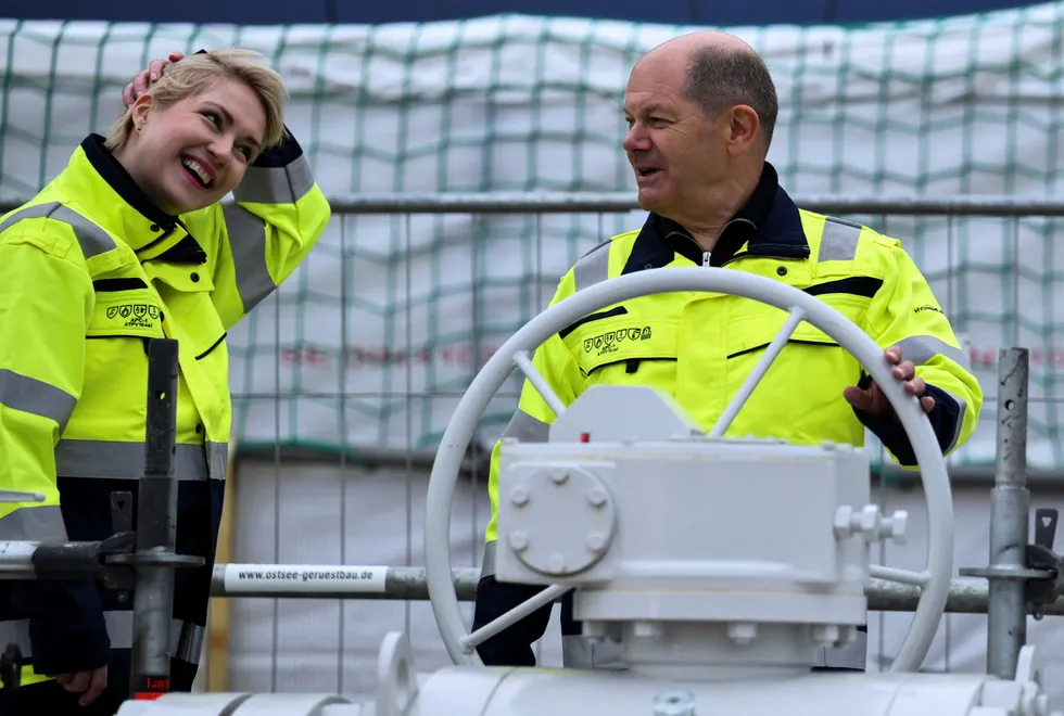 German Chancellor Olaf Scholz (right) and Mecklenburg-Vorpommern State Premier Manuela Schwesig (left) pictured during the inauguration of the LNG terminal in Lubmin last January.