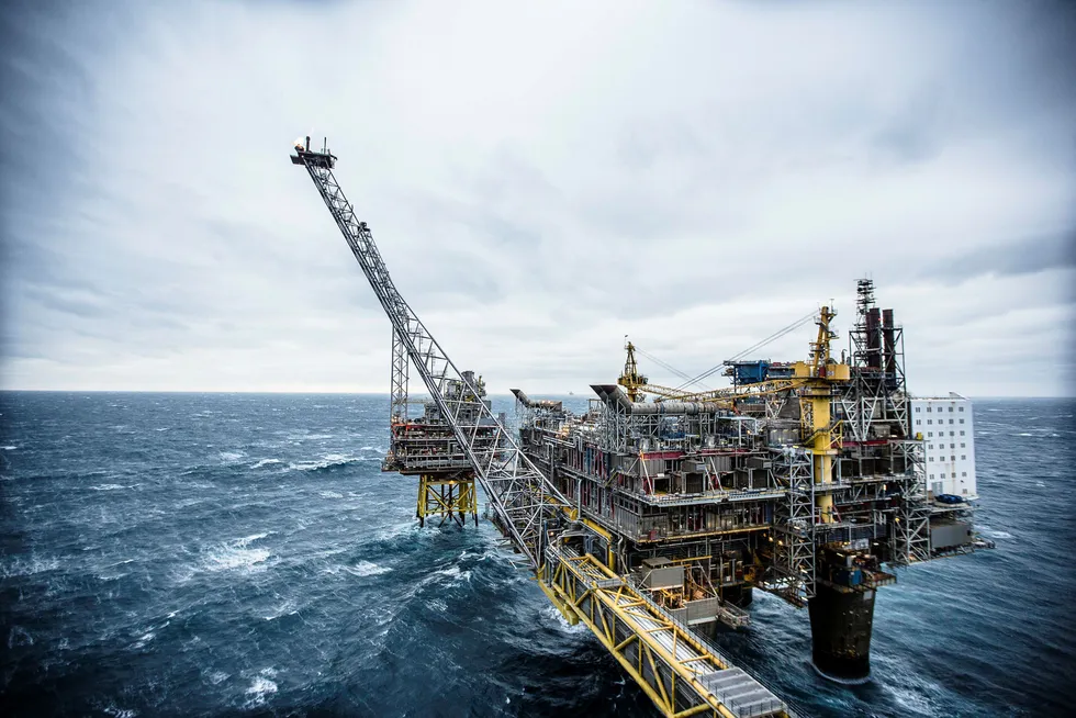 Avansert flerfaseteknologi gjør det mulig å transportere olje, gass og vann fra offshore-felt til fastlandet uten at det bygges plattformer. Foto: Gunnar Blöndal