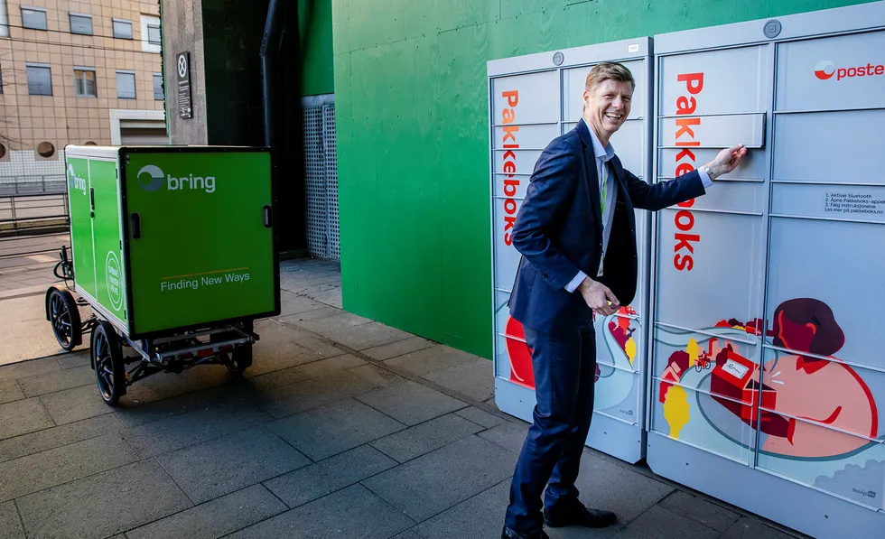 – Det som er fint med disse pakkeautomatene er at de er åpne døgnet rundt, sier konserndirektør Per Öhagen i Posten Norge.