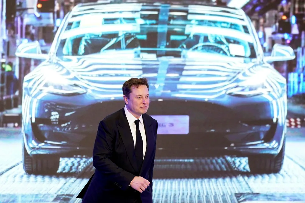 Tesla-gründer Elon Musk kan nå skilte med at selskapet hans er verdt mer enn både General Motors og Ford kombinert.