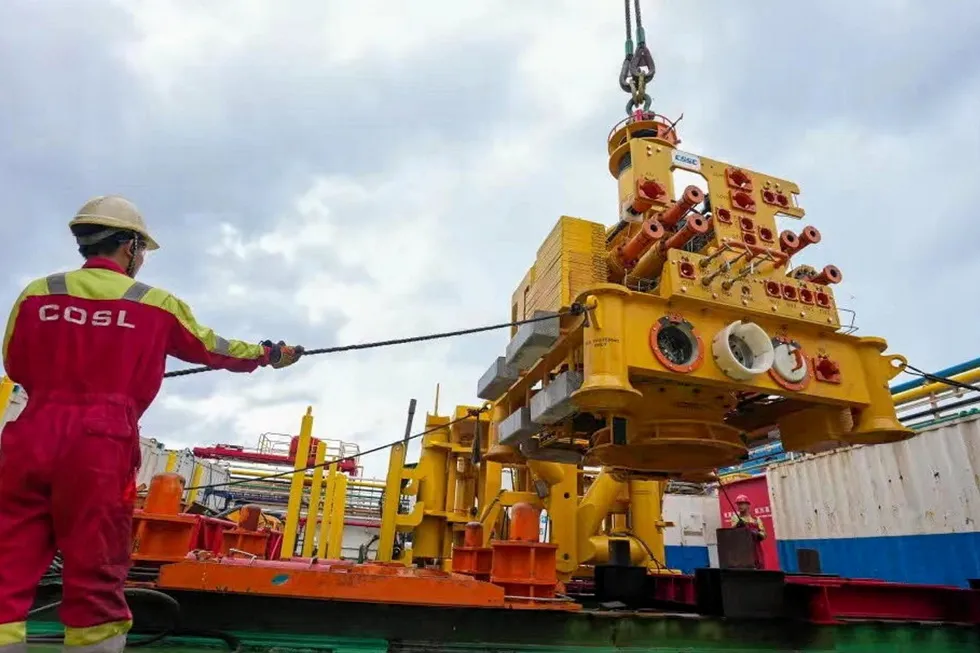 Installation: CNOOC Ltd placing China's first domestically manufactured deep-water tree in the South China Sea