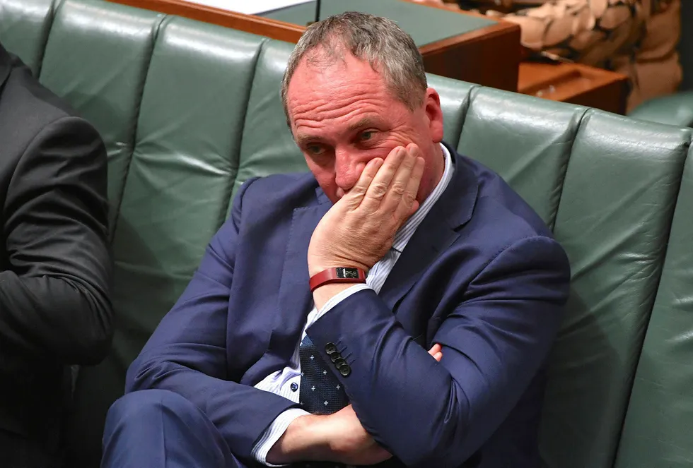 Australias høyeste domstol har besluttet at visestatsminister Barnaby Joyce må gå av fordi han har dobbelt statsborgerskap. Foto: AP / Rob Griffith /NTB Scanpix