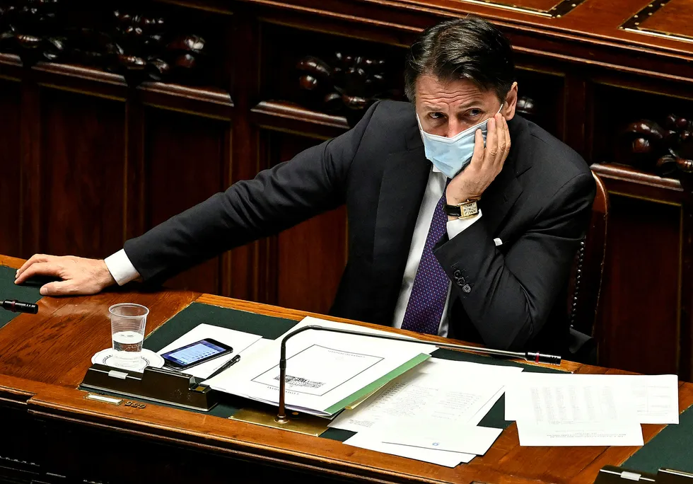 Italias statsminister Giuseppe Conte vil bruke EU-støtte til skattelette. Giverne er skeptiske.