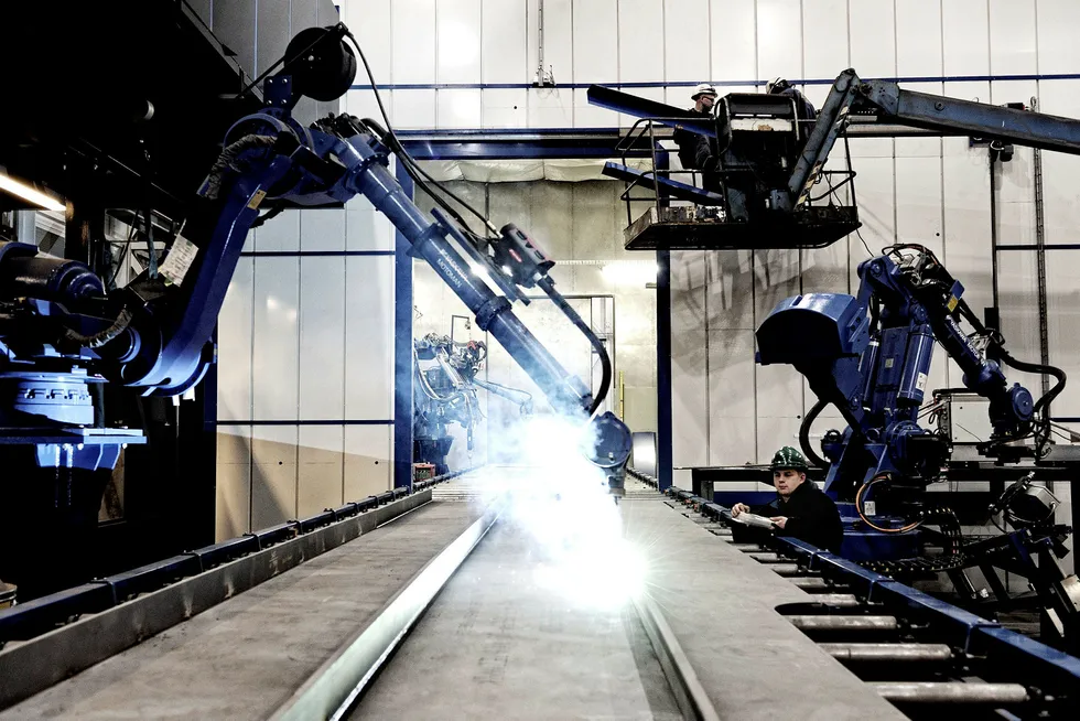 Roboter vil overta en rekke jobber i fremtiden, men det er noe du bør gjøre for å sikre egen arbeidsplass, mener svensk forsker (illustrasjonsbilde). Foto: Olav Thokle