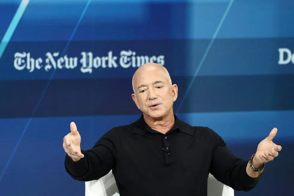 Jeff Bezos stilte opp på New York Times-konferansen «DealBook Summit» i et langt intervju på onsdag.