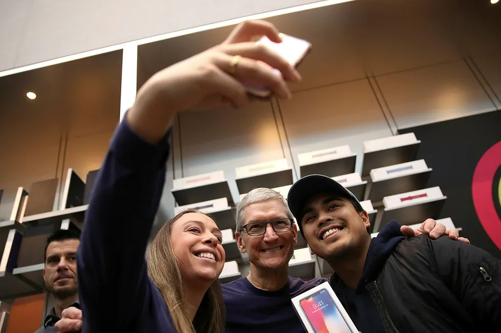 To av Apples største aksjonærer ber Apple og konsernsjef Tim Cook om å gjøre mer for å beskytte unge Iphone-brukere fra avhengighet. Foto: Justin Sullivan/Getty Images/AFP/NTB Scanpix