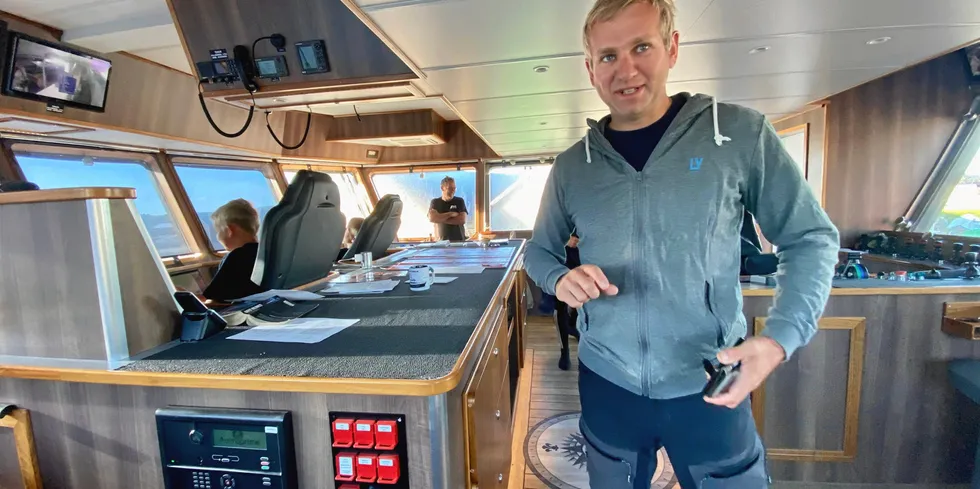 Søgne-fisker Frode Jensen kjenner på renteøkningen, men mener CO₂-avgiften setter det største spørsmålstegnet for driften fremover. Vanligvis fisker han konsumfisk eller hvitfisk i Nordsjøen som pakkes om bord. Cirka 20 prosent av året fisker han reker.