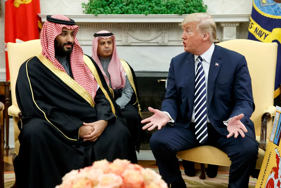 Det er mulig at USA, under president Donald Trump, mener at den tryggeste måten å drive politikk på i den muslimske verden er ved å holde på gamle venner. Gamle vennskap skal man verdsette, men ikke til enhver pris. Her fra en tidligere anledning hvor prins Mohammed bin Salman besøker Det hvite hus.