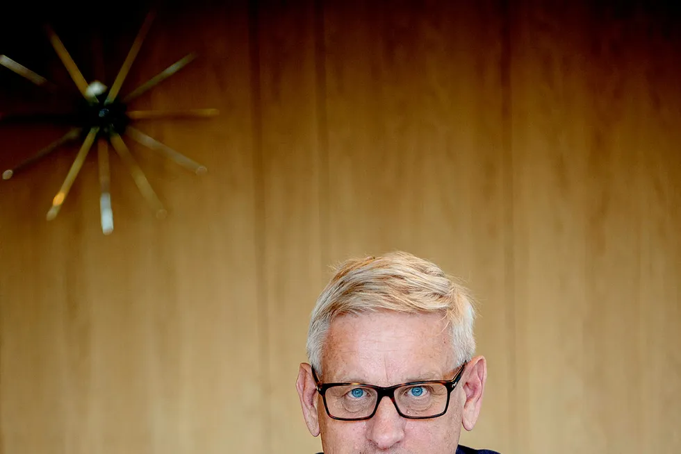 Handelsreisende i utenrikspolitikk. Den tidligere svenske stats- og utenriksministeren Carl Bildt har siden 1970-tallet ertet på seg politiske motstandere med bitende replikker. I dag er han rådgiver i utenrikspolitiske spørsmål for politikere og næringsliv over hele verden.