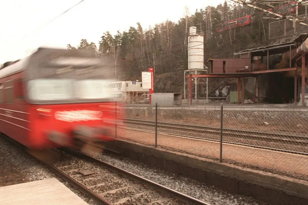 Det er togproblemer på Østlandet slik at passasjerer oppfordres til å ta t-banen til Bryn og toget videre derfra. Illusjonsbilde fra Bryn stasjon. Foto: BJØRN SIGURDSØN, NTB Scanpix.