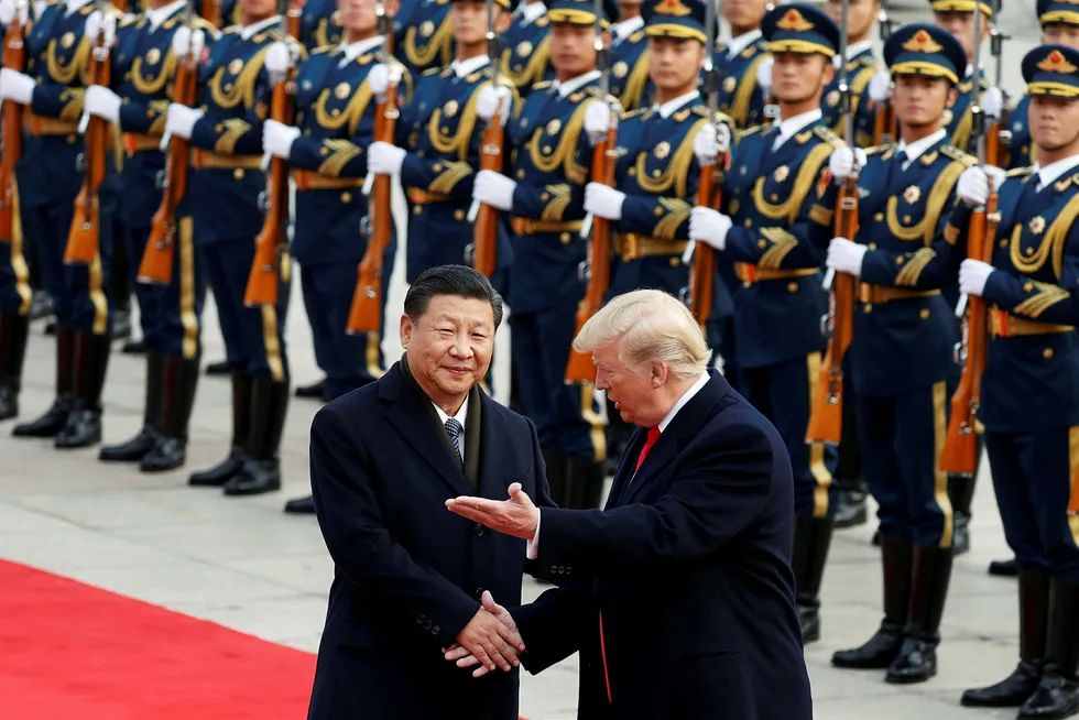 Kinas president Xi Jinping antyder at handelskrigen med USA og Donald Trump kan vare. Her fra et tidligere møte mellom de to i Beijing.