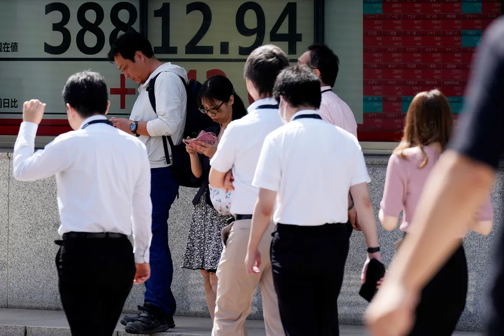 Nikkei-indeksen ved Tokyo-børsen har gjort et nytt byks og har tatt igjen den historiske kollapsen fra august og er tilbake på nesten 39.000.