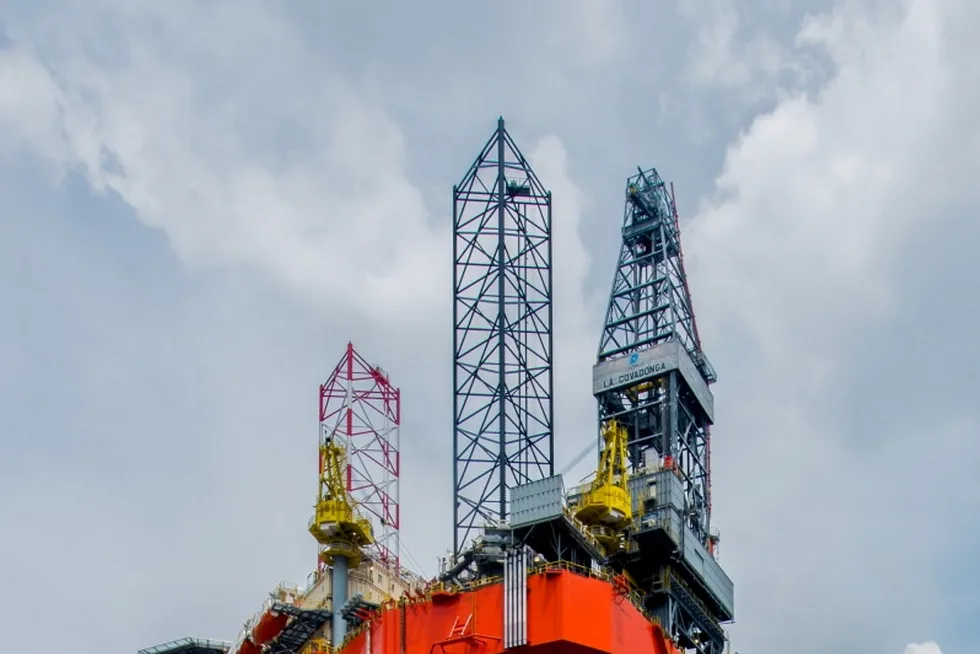 Shallow-water campaign: the CP Latina jack-up drilling rig La Covadonga