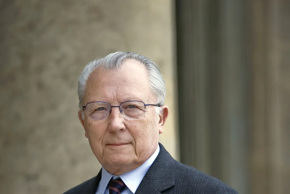 Jacques Delors regnes som EUs mest effektive president gjennom organisasjonens historie. Her i 2008 på vei til møte med Frankrikes president Nicolas Sarkozy.