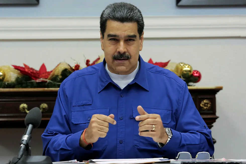Venezuelas Nicolás Maduro er en av presidentene i Latin-Amerika som kaller avgangen til Evo Morales for statskupp i Bolivia.