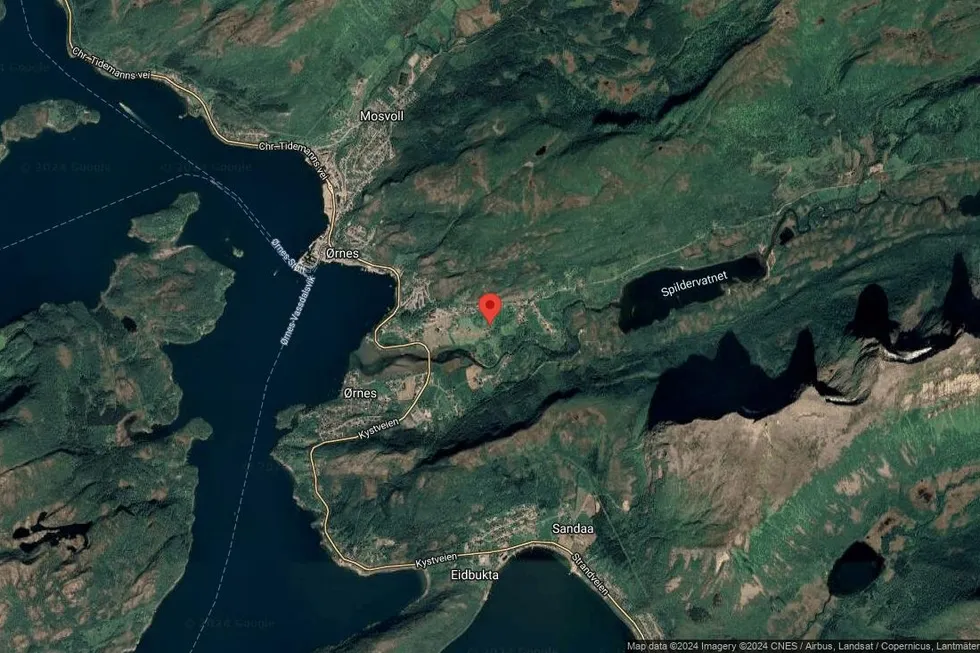 Området rundt Holmenveien 11, Meløy, Nordland