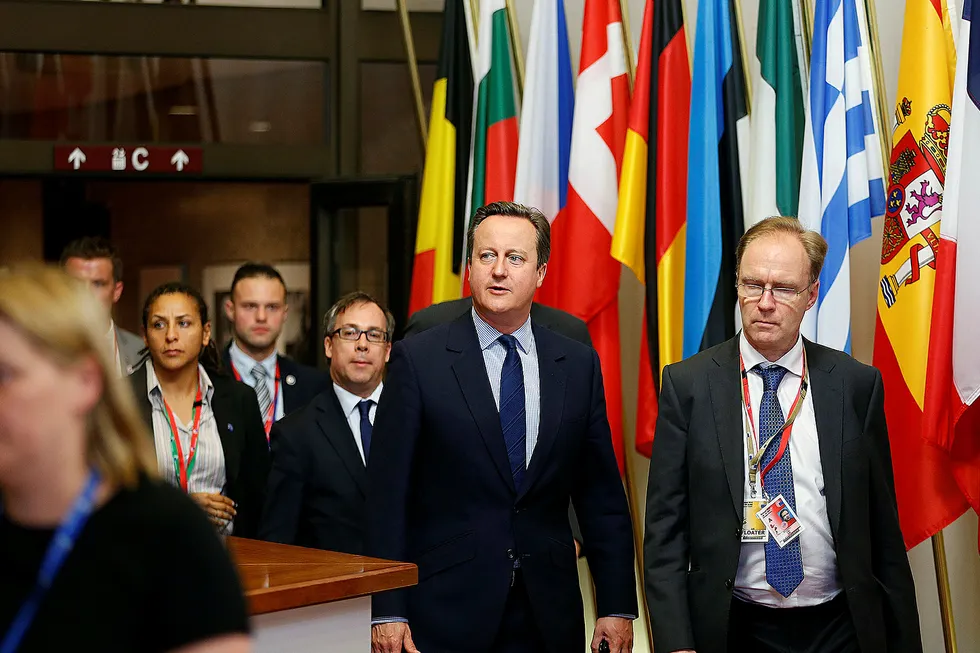 Storbritannias EU-ambassadør Ivan Rogers (t.h.) trekker seg før brexit-forhandlingene. Foto: FRANCOIS LENOIR/Reuters/NTB scanpix