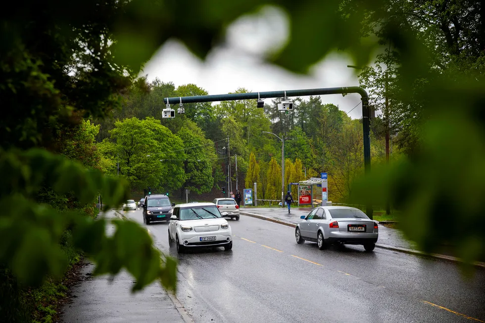 1. juni er det slutt på at elbilistene får slippe unna betaling når de kjører gjennom bomringene i Oslo.