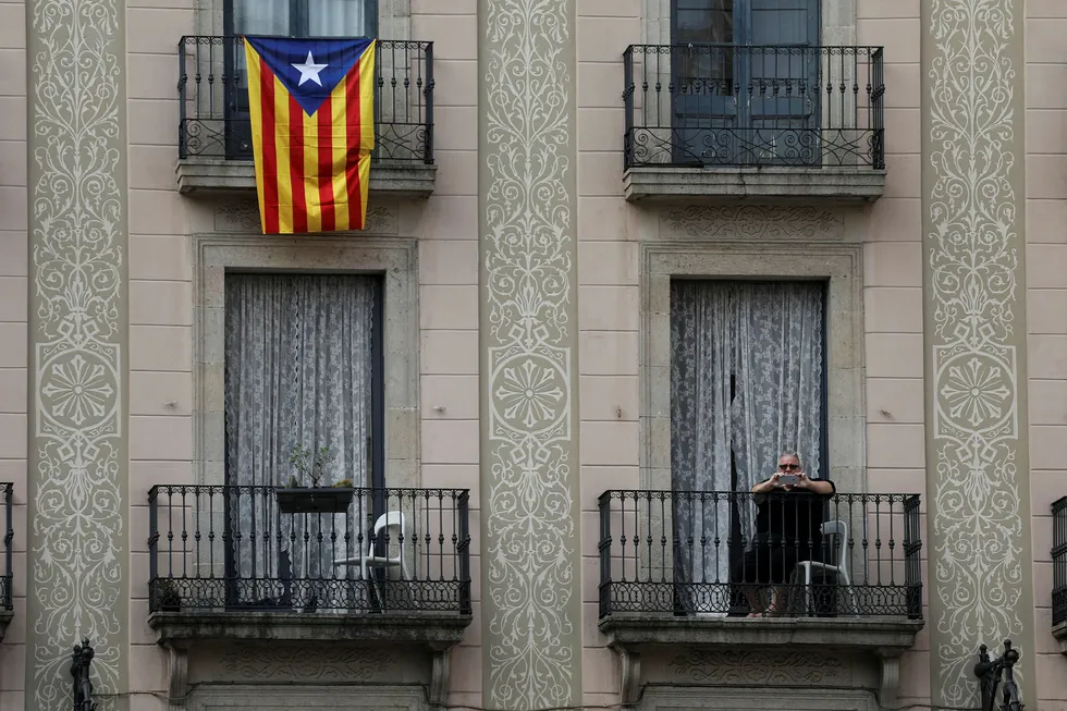 Den spanske regjeringen sier den vil gjøre det den kan for å hindre et selvstendig Catalonia. REUTERS/Susana Vera Foto: SUSANA VERA/Reuters/NTB Scanpix.