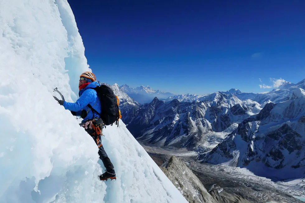 Robert Caspersen på vei opp Pawar Himal, som ligger i området av Himalaya som domineres av 8000-metersfjellet Manaslu. Alle foto: Jørgen Aamot