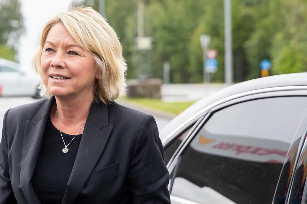 Justis- og beredskapsminister Monica Mæland har merket seg DNs artikler om skjult eierskap av eiendom i Norge. Til høsten vil hun sette ned en gruppe som skal vurdere tiltak.