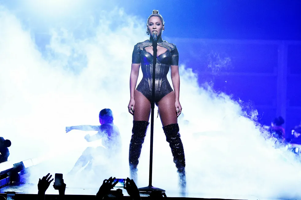 Tidal melder at det leier inn et tredjeparts sikkerhetsfirma, som skal undersøke om lyttertallene til Beyoncé og Kanye West er manipulert. Her opptrer Beyoncé på et Tidal-arrangement i 2016 Foto: Theo Wargo/Afp/NTB Scanpix