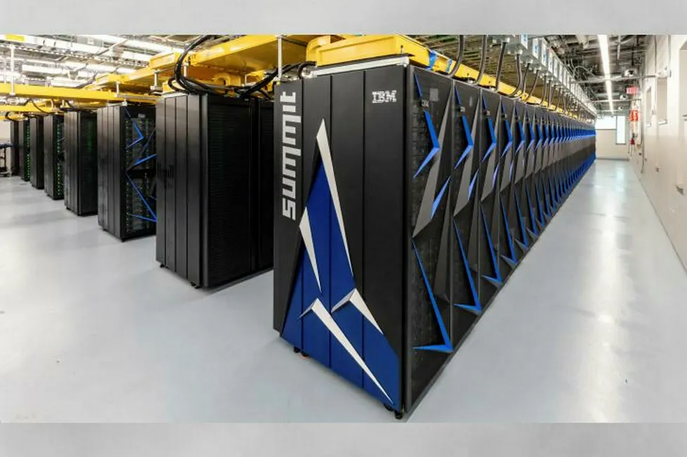 Verdens kraftigste superdatamaskin Summit er satt i drift. Foto: Oak Ridge National Laboratory