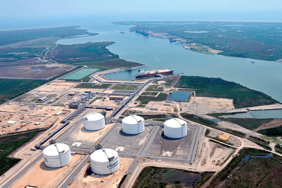 Expansion: A sixth liquefaction train at Cheniere's Sabine Pass LNG facility is set for substantial completion by the end of the first quarter 2022