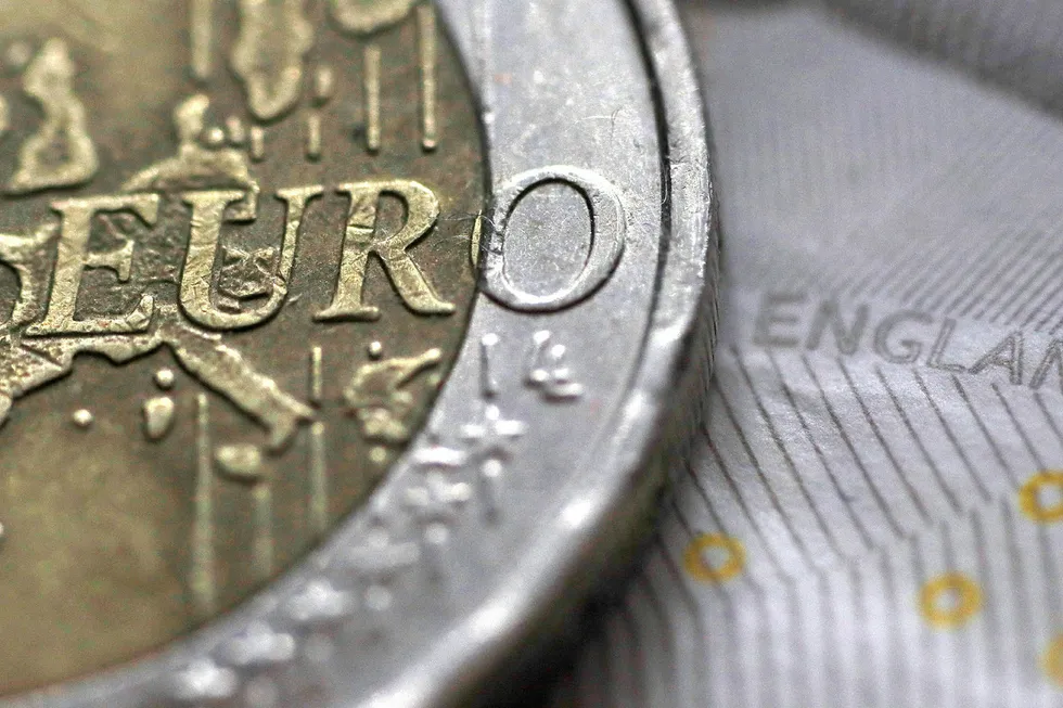 Kronen handles fortsatt på svake nivåer mot euroen. Tre meglerhus tror på sterkere krone fremover. Foto: Phil Noble / REUTERS / NTB Scanpix