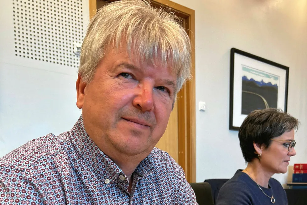 «Arctic Opilio»-reder Bengt Are Korneliussen og konen Signe Korneliussen vil ikke kommentere at Fiskeridirektoratet har vedtatt å tilbakekalle ervervstillatelsen.