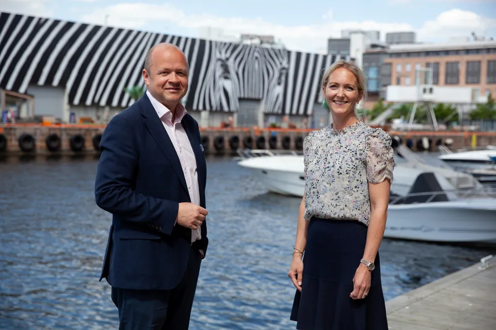 Investeringsdirektør Christian Dahl og bærekraftssjef Hilde Nordbø fra Handelsbanken.