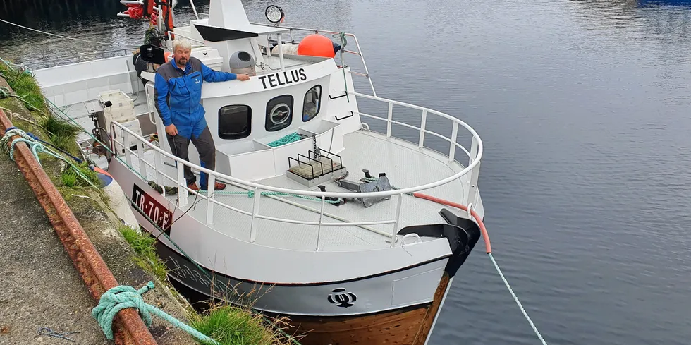 Fisker Egil Berge fra Mausund er redd skifting av råtnetråd i teinene vil bli et umulig arbeid.