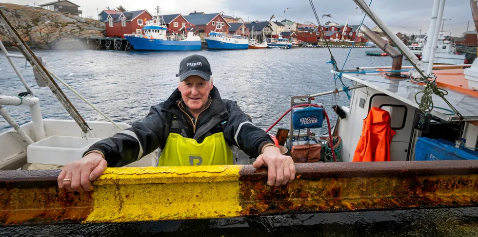Ole Øyen (75) er den eldste aktive fiskeren på Mausundvær.