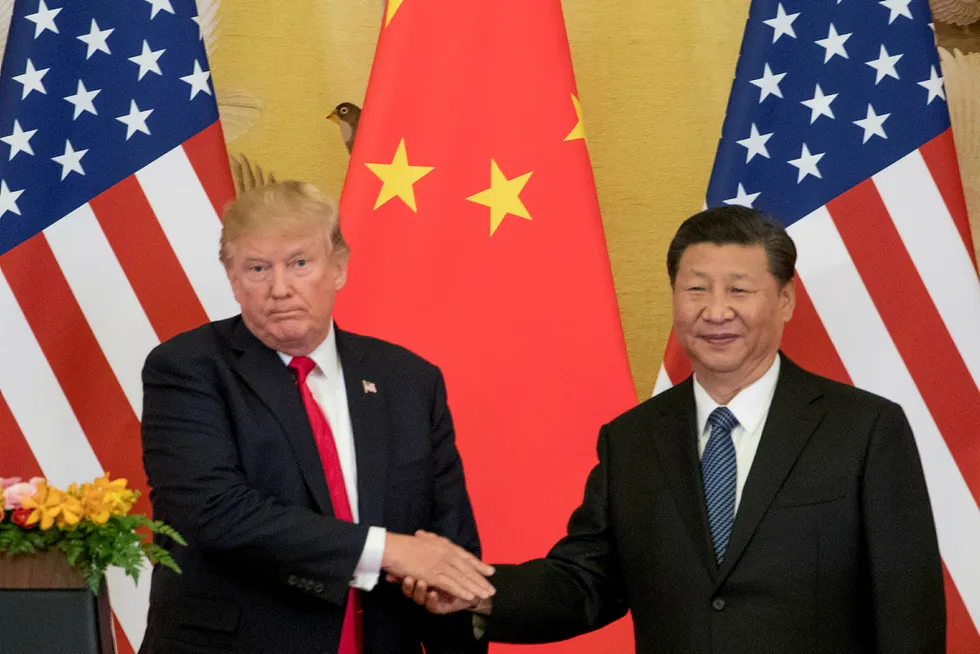 Det er nesten ett år siden Donald Trump og Xi Jinping møttes i Beijing. Det har vært isfront i mange måneder etter at USA avfyrte de første skuddene i handelskrigen. Frustrasjonen er stor i Kina og forholdet har ikke vært dårligere siden den kalde krigen.