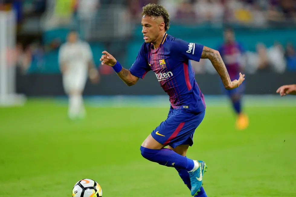 Neymar har blitt tidenes dyreste fotballspiller, og i tillegg en brikke i Qatars politiske spill, mener flere eksperter. Foto: HECTOR RETAMAL/AFP/NTB scanpix