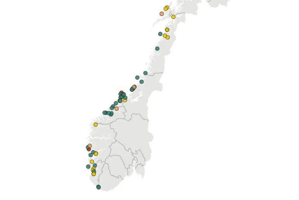 Kartpunktene viser hvor det er meldt om rømningshendelser ved norske oppdrettsanlegg så langt i år. Lenger nede i denne saken kan du søke i og kikke på omfanget av hendelsene.