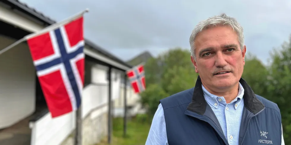 Daglig leder Fredd Wilsgård i Wilsgård Fiskeoppdrett har lenge vært én av laksenæringens fremste talsmenn i Norge – gjennom mangeårig tillitsverv i bransjeorganisasjonen FHL, senere Sjømat Norge.