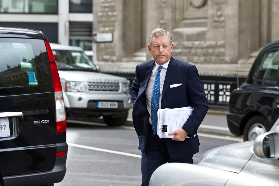 Alexander Vik på vei til rettssalen i Rolls Building i London i 2008 da han saksøkte Deutsche Bank for over åtte milliarder kroner.