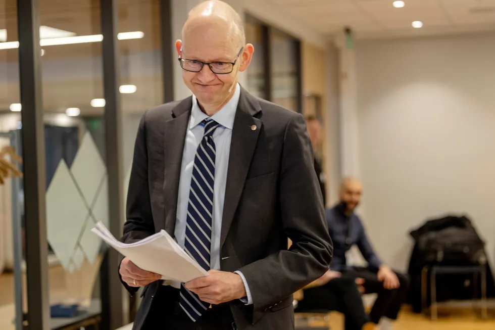 Lederen for Det tekniske beregningsutvalget for inntektsoppgjørene (TBU), Geir Axelsen, la frem den første av årets to rapporter mandag.