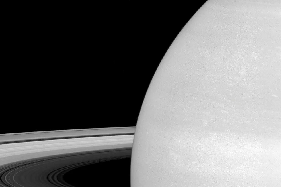 Et funn av ingenting er gjort under ferden rundt Saturn. Cassini nådde planeten i 2004 og har undersøkt planeten siden. Sonden ble skutt opp i 1997 og nå er drivstofftanken nesten tom. Foto: Uncredited